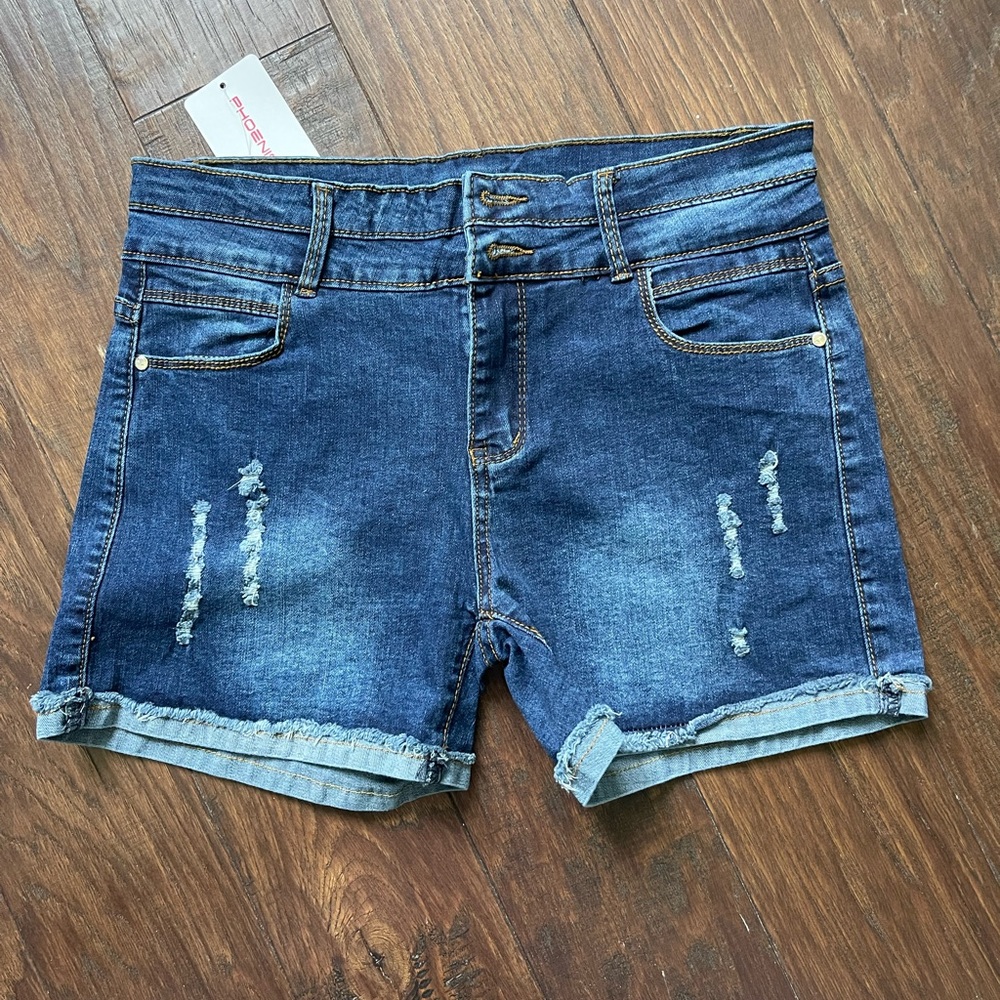 Women’s size 6 phoenising jean shorts